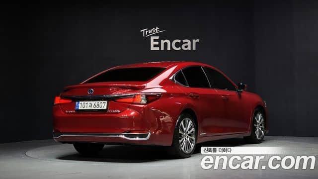 Lexus ES300h, 2018