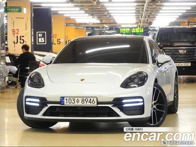 Porsche Panamera, 2022