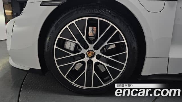 Porsche Taycan, 2021