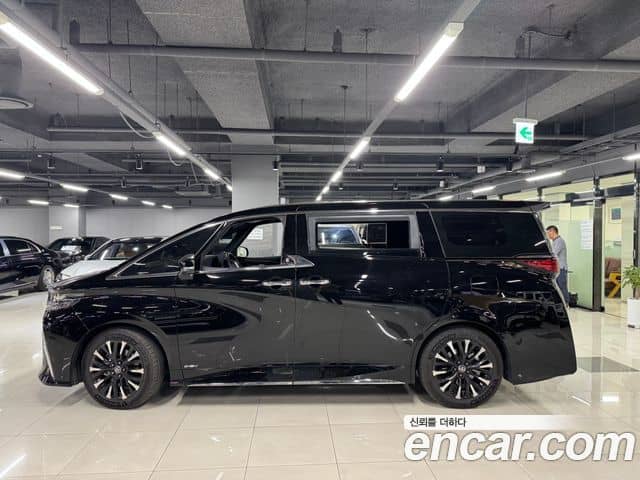 Toyota Alphard, 2024
