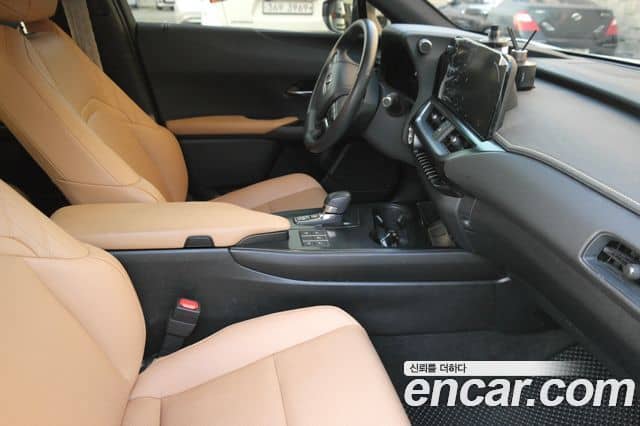 Lexus UX300h, 2024