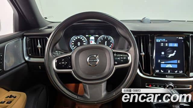 Volvo V60 Cross Country, 2019