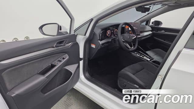 Volkswagen Golf, 2025