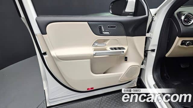 Mercedes-Benz GLB-Class, 2024
