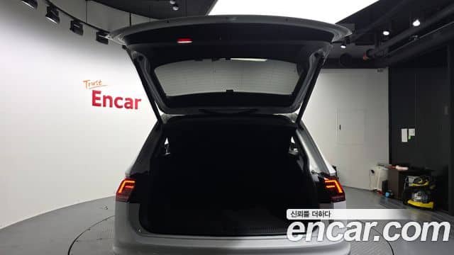 Volkswagen Tiguan, 2020