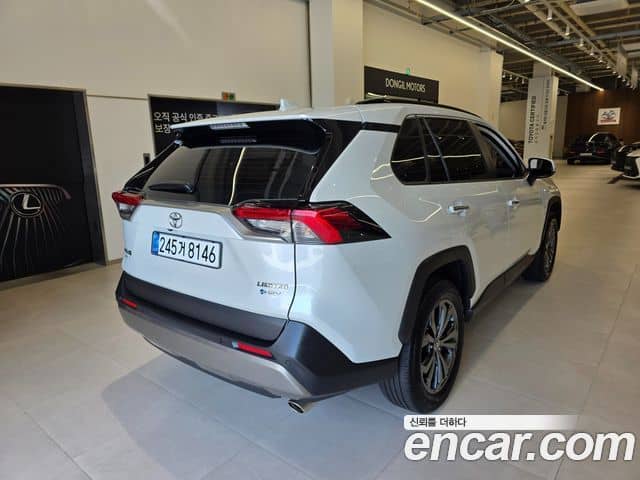 Toyota RAV4, 2025