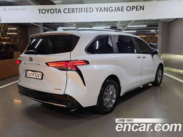 Toyota Sienna, 2025
