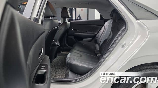 Hyundai The New Avante Hybrid, 2022
