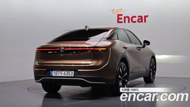 Toyota Crown Crossover, 2023