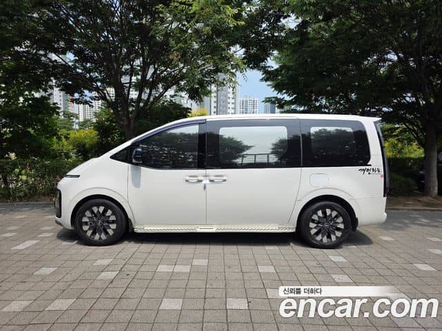 Hyundai Staria, 2025