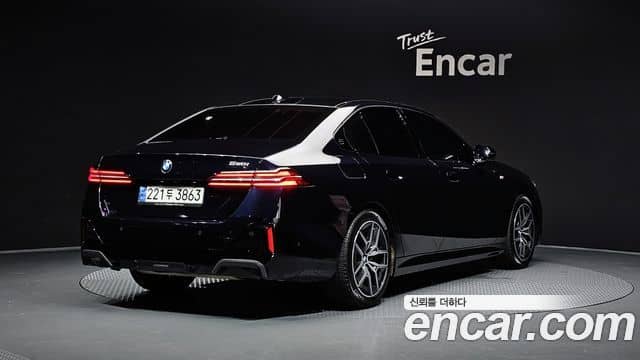 BMW 5 Series, 2024