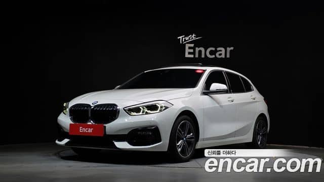 BMW 1 Series, 2022