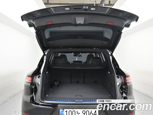 Porsche Cayenne, 2025