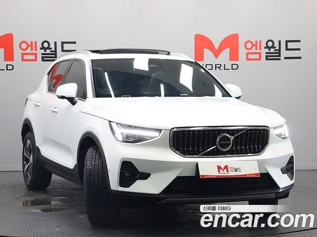 Volvo XC40, 2024
