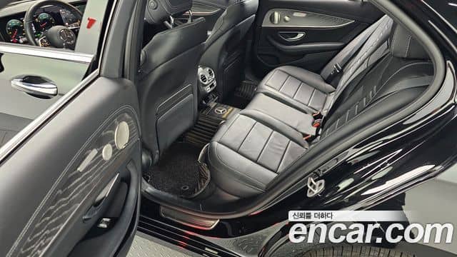Mercedes-Benz E-Class, 2022