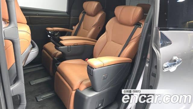 Toyota Alphard, 2024