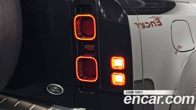 Land Rover Defender, 2020