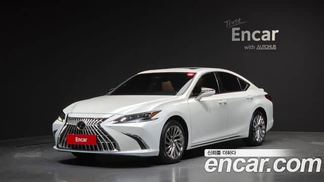 Lexus ES300h, 2025