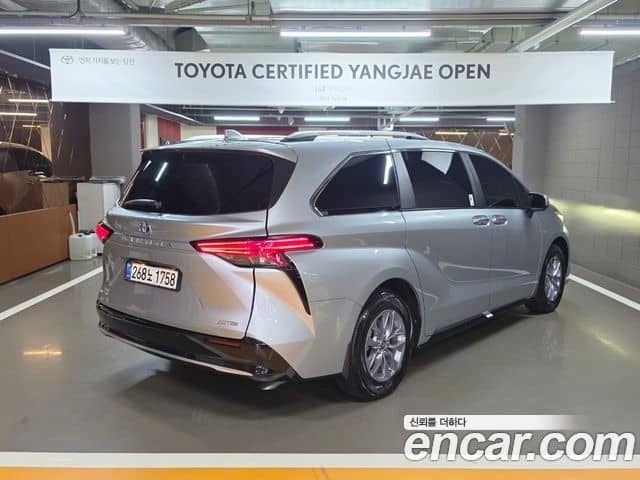 Toyota Sienna, 2025