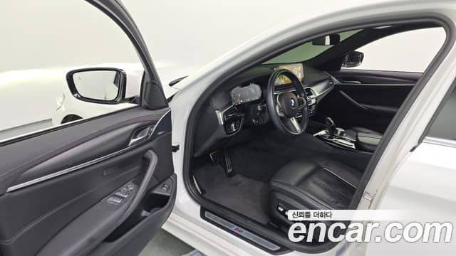 BMW 5 Series, 2023