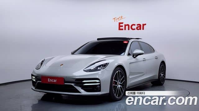Porsche Panamera, 2022