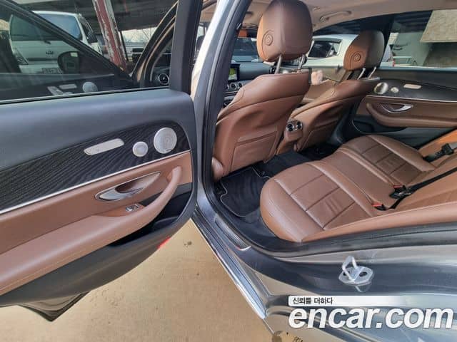 Mercedes-Benz E-Class, 2018