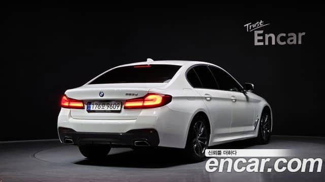 BMW 5 Series, 2022