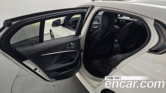 BMW 1 Series, 2022