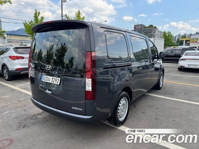 Hyundai Staria, 2022