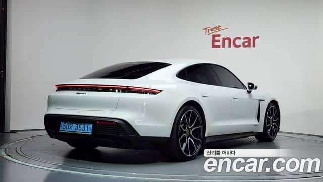 Porsche Taycan, 2023