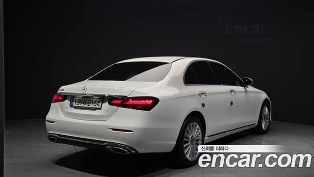 Mercedes-Benz E-Class, 2022
