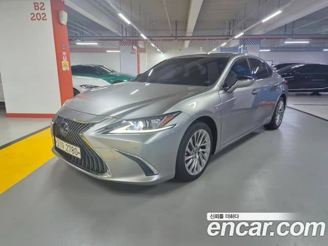 Lexus ES300h, 2018