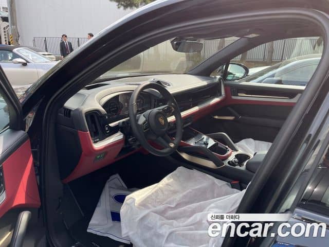 Porsche Cayenne, 2025