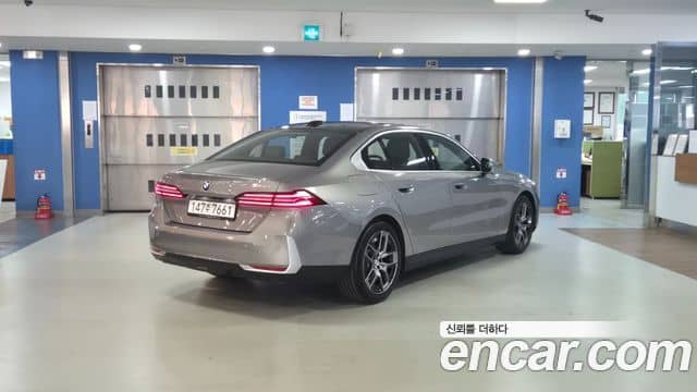 BMW 5 Series, 2025