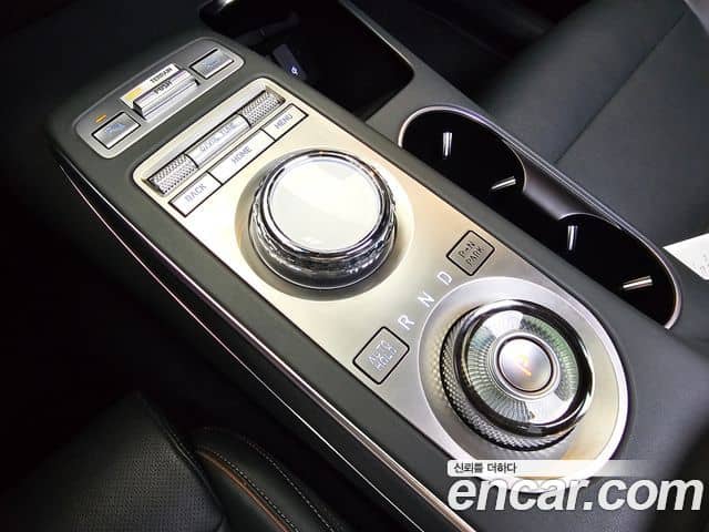 Genesis GV70, 2020