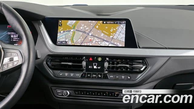 BMW 1 Series, 2022