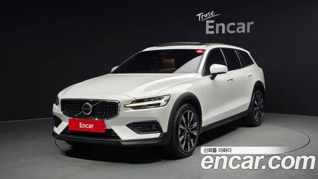 Volvo V60 Cross Country, 2022