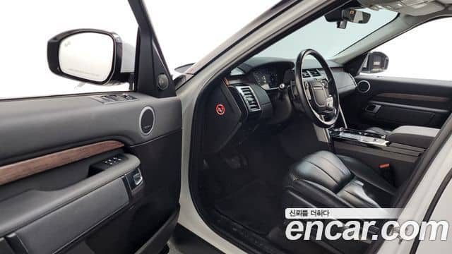 Land Rover Discovery 5, 2018