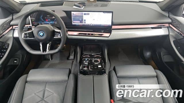 BMW i5, 2025
