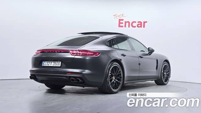 Porsche Panamera, 2018