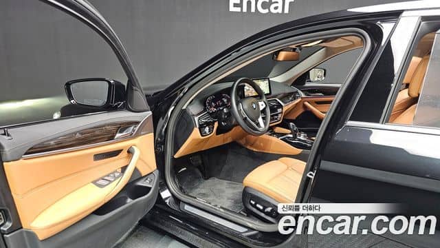 BMW 5 Series, 2022
