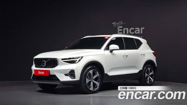 Volvo XC40, 2025