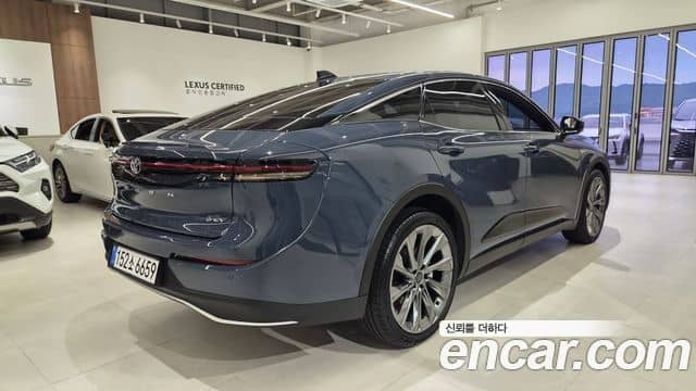 Toyota Crown Crossover, 2025