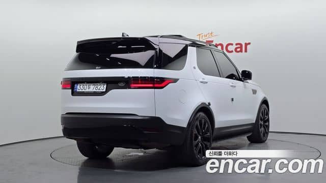 Land Rover Discovery 5, 2023