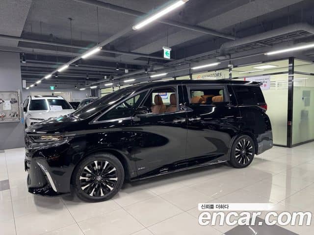 Toyota Alphard, 2024