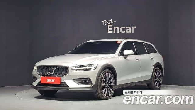 Volvo V60 Cross Country, 2024