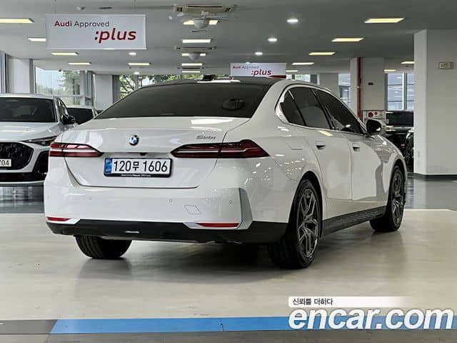 BMW 5 Series, 2025