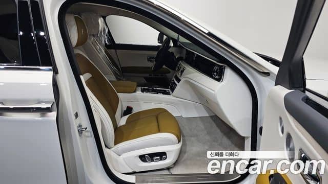 Rolls-Royce Ghost, 2025
