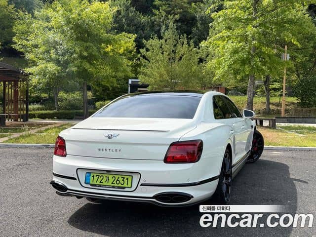 Bentley Flying Spur, 2023