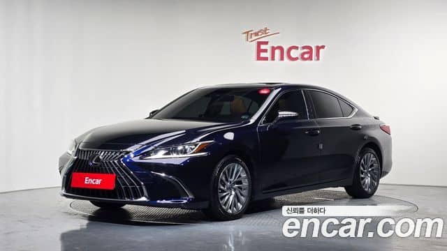 Lexus ES300h, 2023